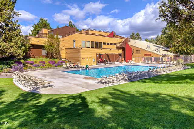 1056 Niagara Falls Drive, Redmond, OR 97756