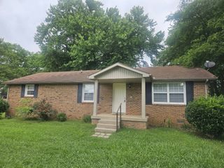 6731 Forrest Ln, Murfreesboro, TN 37129