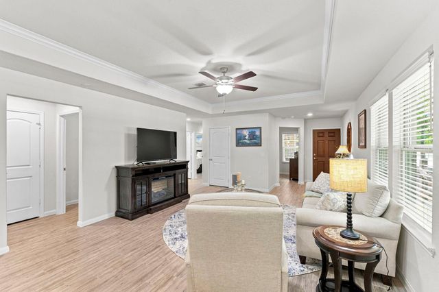 201 Flaxen Chestnut, The Woodlands, TX 77382