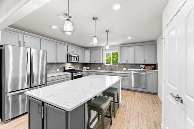 201 Flaxen Chestnut, The Woodlands, TX 77382