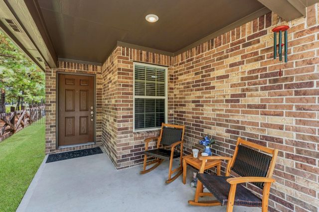 201 Flaxen Chestnut, The Woodlands, TX 77382