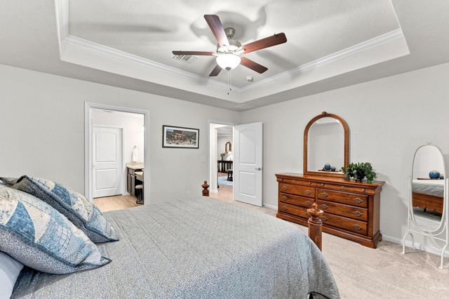 201 Flaxen Chestnut, The Woodlands, TX 77382
