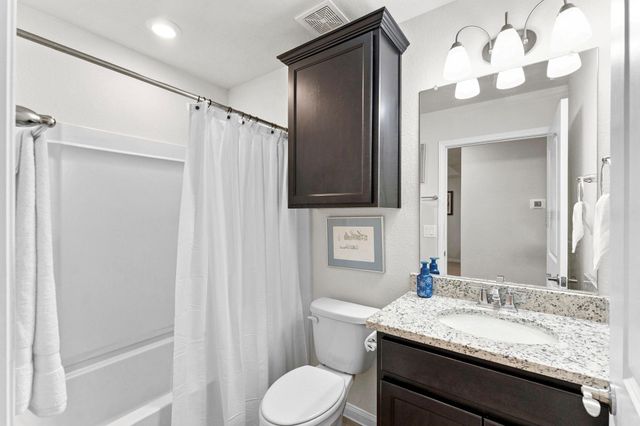 201 Flaxen Chestnut, The Woodlands, TX 77382