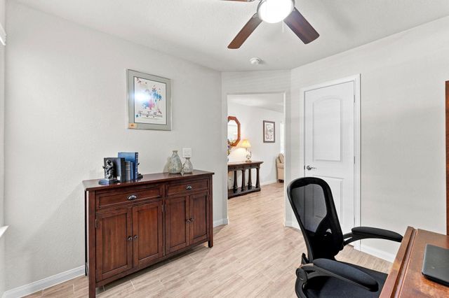 201 Flaxen Chestnut, The Woodlands, TX 77382