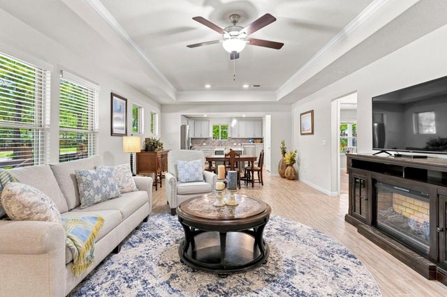 201 Flaxen Chestnut, The Woodlands, TX 77382