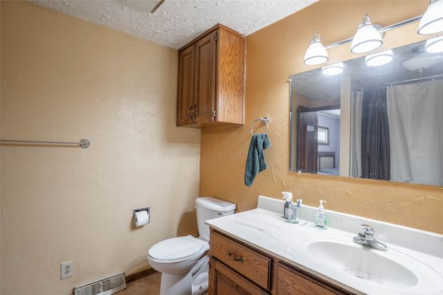 1213 Broad Street, Des Moines, IA 50315