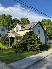 129 Grove Street, Poultney, VT 05764