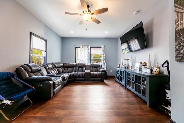421 De Kalb Street, Sandwich, IL 60548