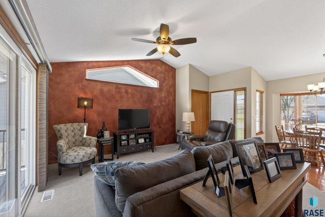 4840 S Samantha Dr Drive, Sioux Falls, SD 57106