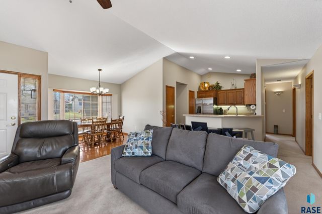 4840 S Samantha Dr Drive, Sioux Falls, SD 57106