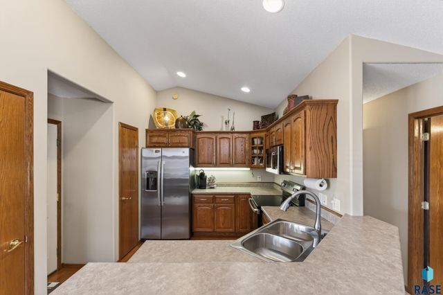 4840 S Samantha Dr Drive, Sioux Falls, SD 57106