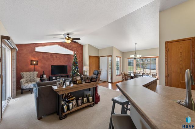 4840 S Samantha Dr Drive, Sioux Falls, SD 57106