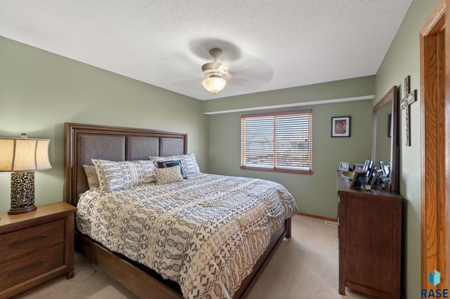 4840 S Samantha Dr Drive, Sioux Falls, SD 57106