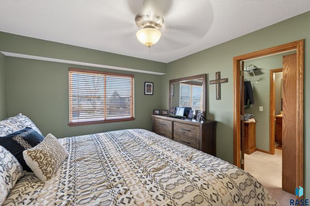 4840 S Samantha Dr Drive, Sioux Falls, SD 57106