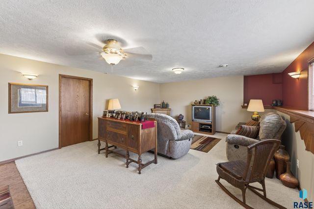 4840 S Samantha Dr Drive, Sioux Falls, SD 57106