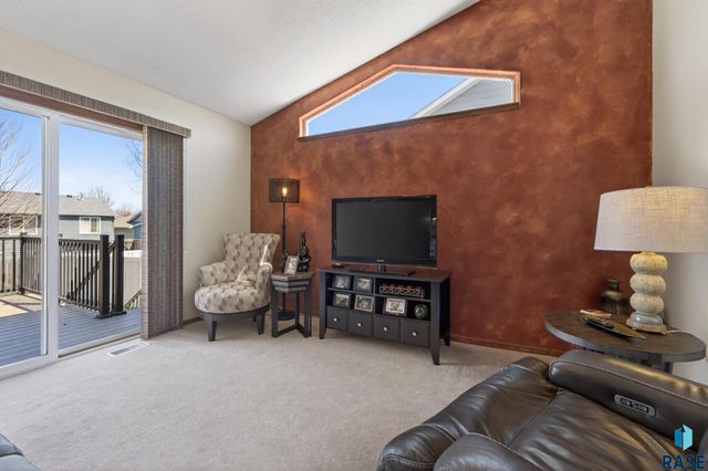 4840 S Samantha Dr Drive, Sioux Falls, SD 57106