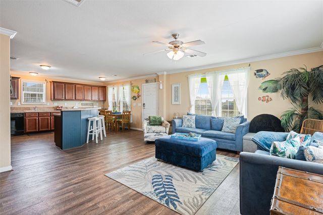 975 S Redfish, Crystal Beach, TX 77650