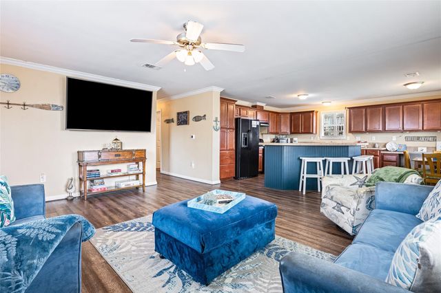 975 S Redfish, Crystal Beach, TX 77650