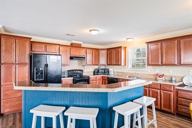 975 S Redfish, Crystal Beach, TX 77650