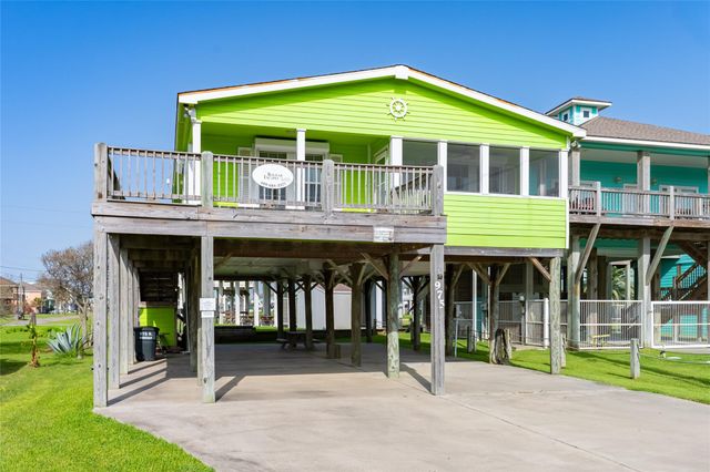 975 S Redfish, Crystal Beach, TX 77650