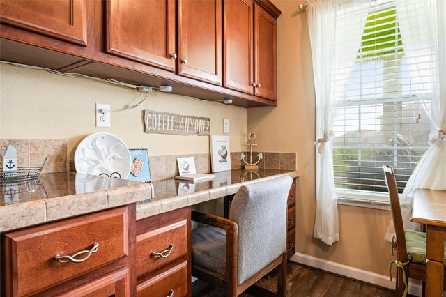 975 S Redfish, Crystal Beach, TX 77650