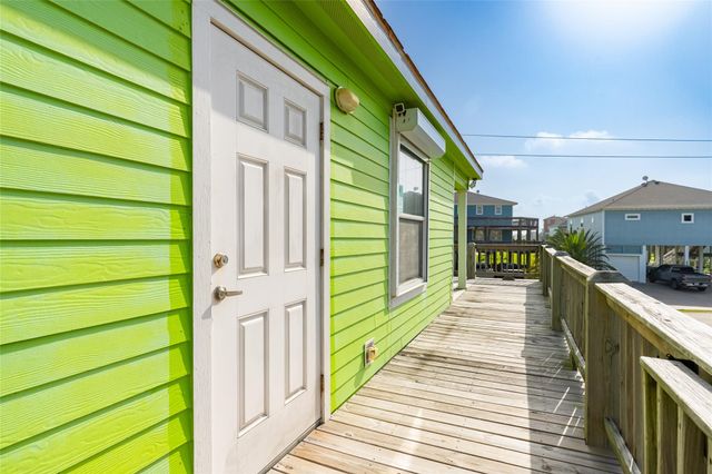975 S Redfish, Crystal Beach, TX 77650