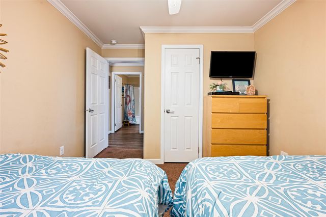 975 S Redfish, Crystal Beach, TX 77650