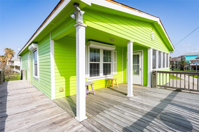 975 S Redfish, Crystal Beach, TX 77650