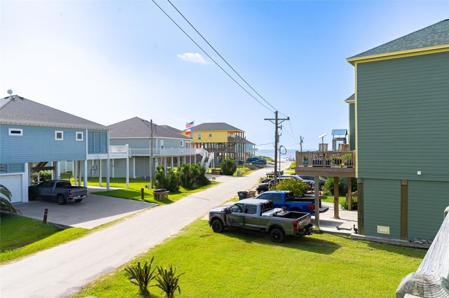 975 S Redfish, Crystal Beach, TX 77650