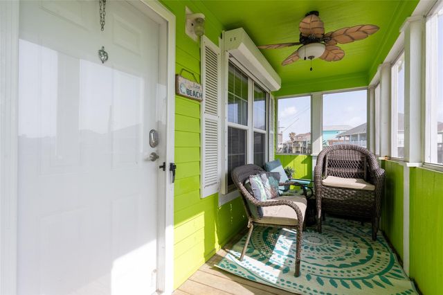 975 S Redfish, Crystal Beach, TX 77650