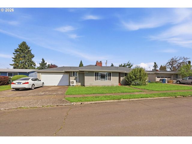 76 WOODLANE Dr, Springfield, OR 97477