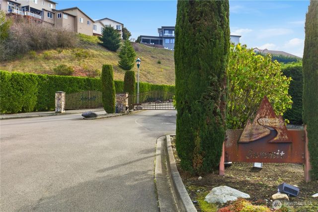 10908 177th Avenue Ct E, Bonney Lake, WA 98391