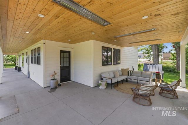 1811 W Greenhurst Rd, Nampa, ID 83686