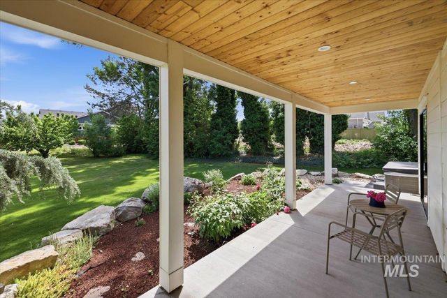 1811 W Greenhurst Rd, Nampa, ID 83686
