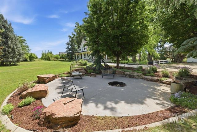 1811 W Greenhurst Rd, Nampa, ID 83686