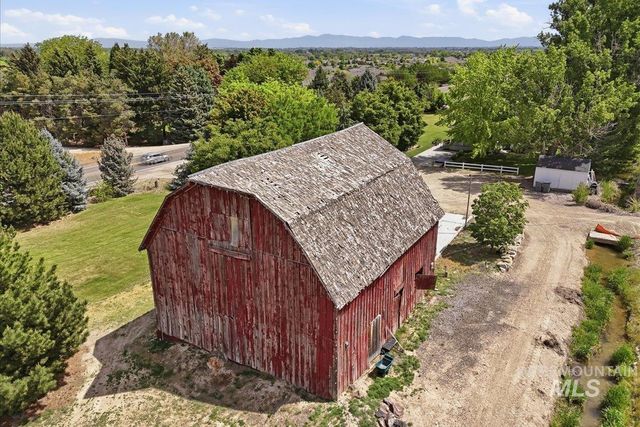 1811 W Greenhurst Rd, Nampa, ID 83686