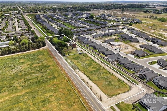 1811 W Greenhurst Rd, Nampa, ID 83686