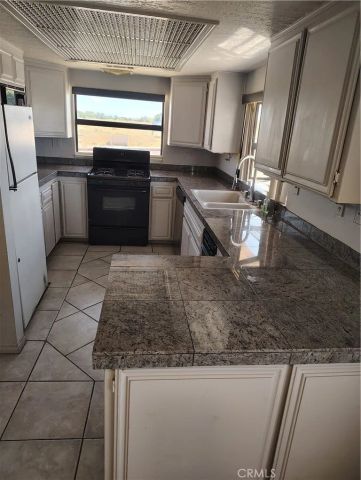27160 Vista Rd 46, Helendale, CA 92342