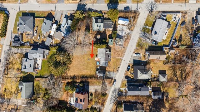 18 Wilson St, Dartmouth, MA 02748