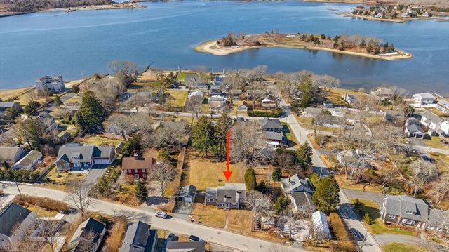 18 Wilson St, Dartmouth, MA 02748