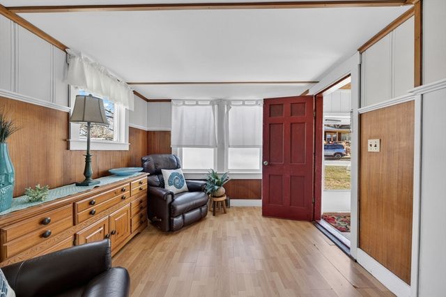 18 Wilson St, Dartmouth, MA 02748