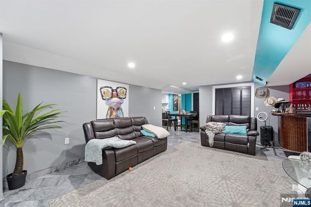 334 1st Avenue, Elizabeth, NJ 07206