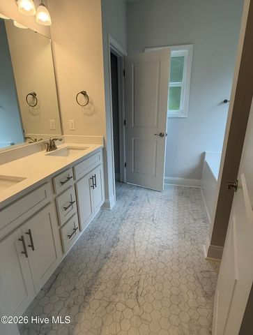193 Seashore Street, Grimesland, NC 27837