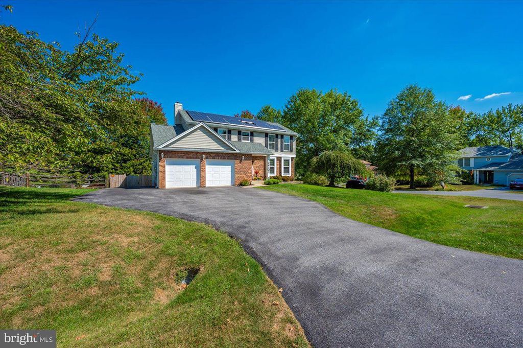 24101 SECRETERIAT CT, Damascus, MD 20872