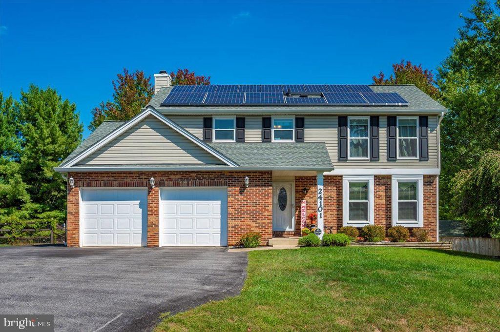 24101 SECRETERIAT CT, Damascus, MD 20872