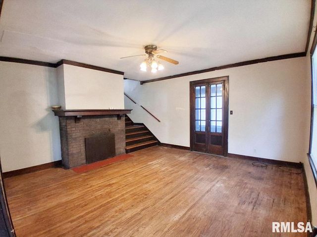 810 N DOUGLAS Street, Peoria, IL 61606