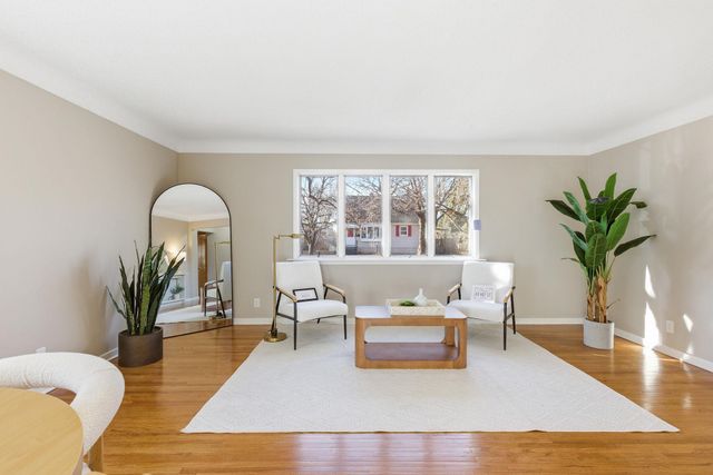 1031 Burgess Street, Saint Paul, MN 55103