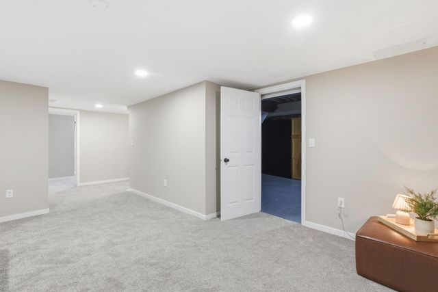 1031 Burgess Street, Saint Paul, MN 55103