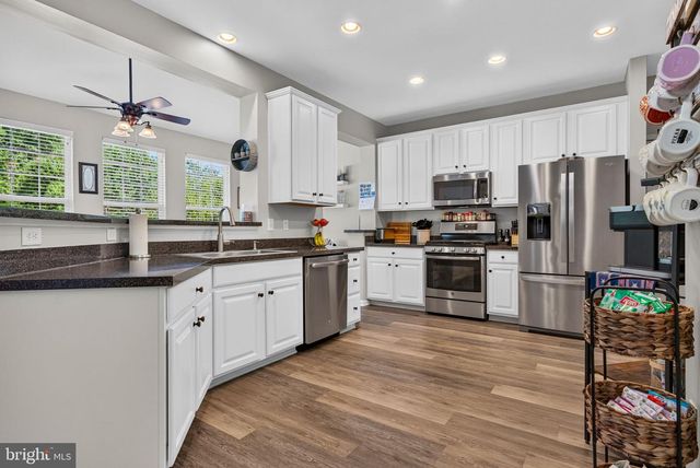 414 ARNOLD DR, Florence, NJ 08518