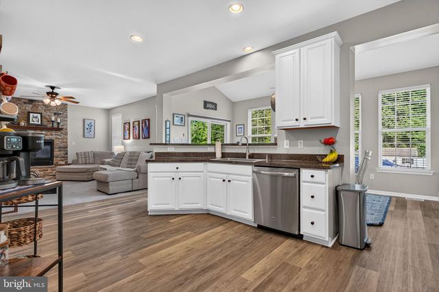 414 ARNOLD DR, Florence, NJ 08518